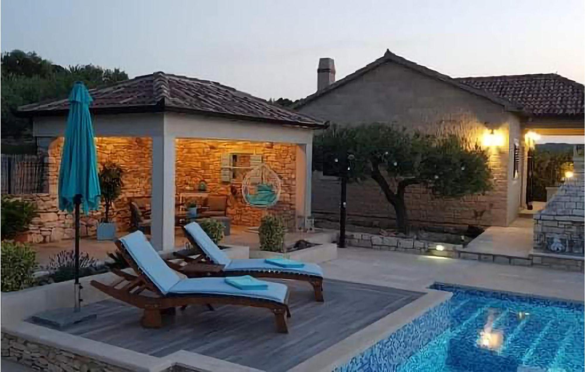 Pet Friendly Home In Postira With Wifi المظهر الخارجي الصورة