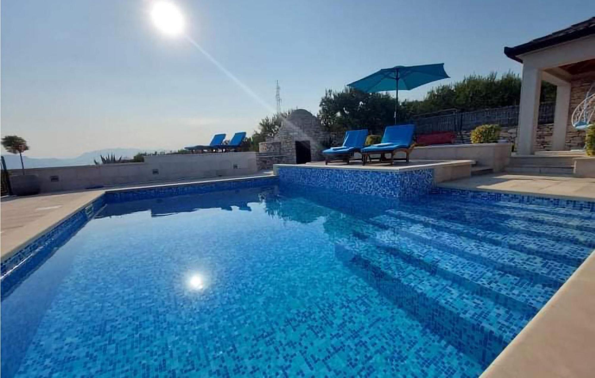 Pet Friendly Home In Postira With Wifi المظهر الخارجي الصورة
